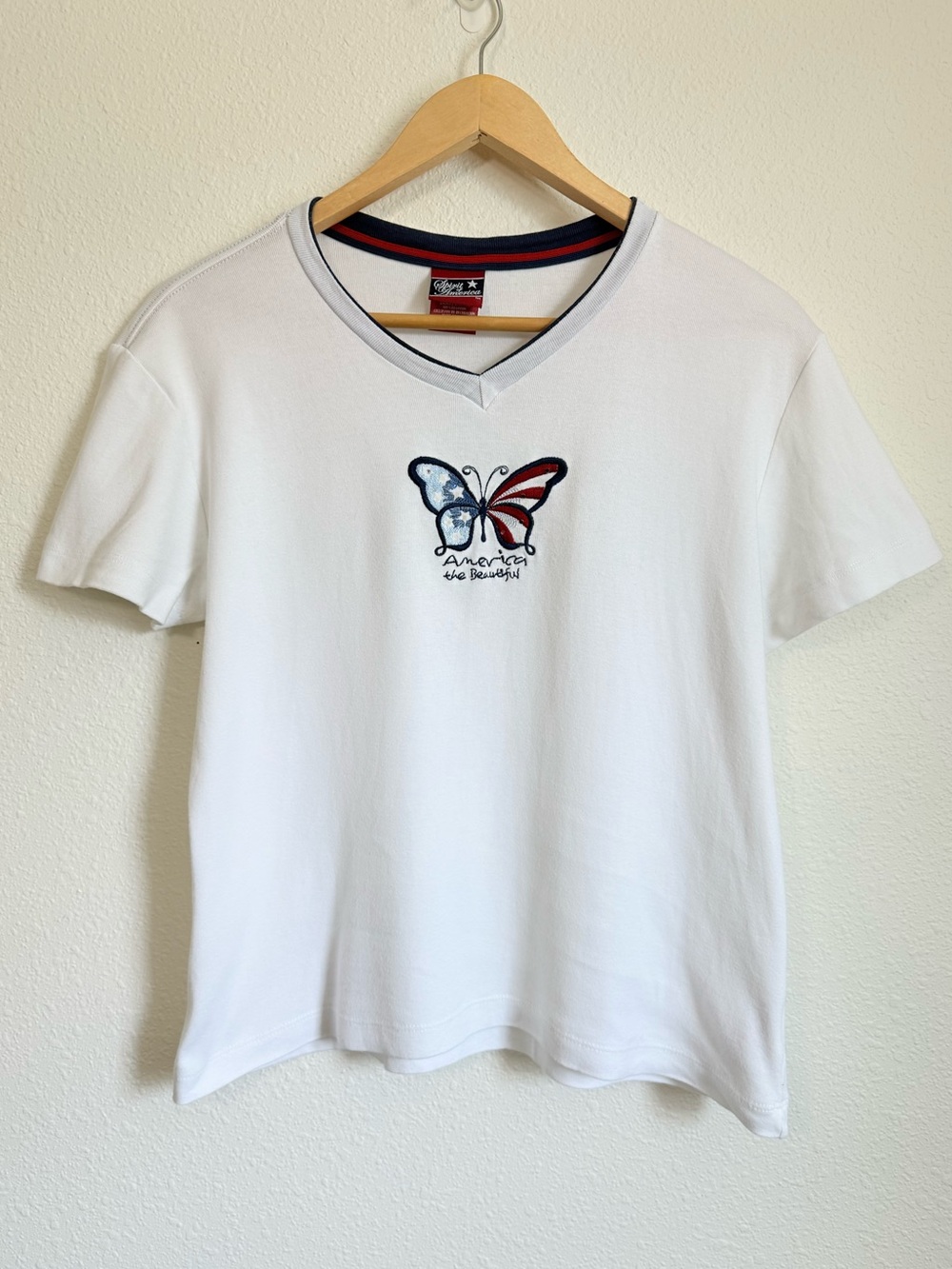 Vintage Spirit of America Embroidered Graphic V Neck Tee Shirt 90s Americana - Picture 5 of 10